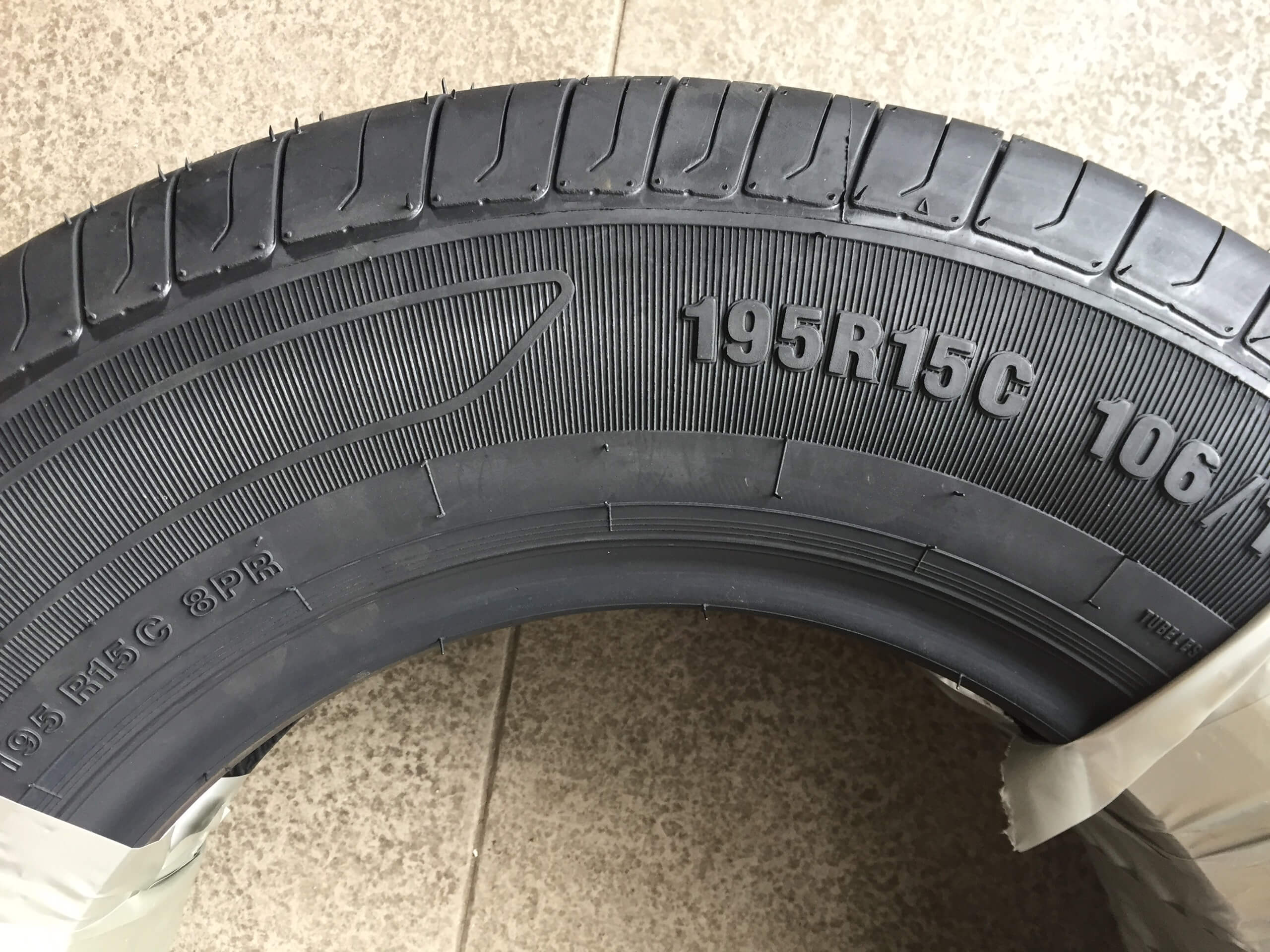 195 R15C ZEETEX