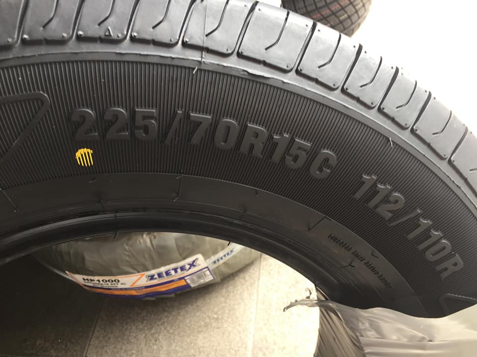 225-70 R15C-8 Zeetex